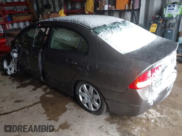 ✅ 2010 Honda Civic LX • VIN: 2HGFA1E5XAH527530 • Lot: 40929348. Listed on IAAI with 189,342 mi. Free auction sales archive from the USA and detailed vehicle history report at DreamBid. Image 3.
