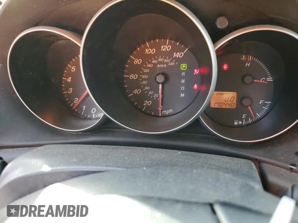 ✅ 2006 Mazda 3 i Touring • VIN: JM1BK12FX61412875 • Лот: 82691625. Опубликован ранее на Copart с пробегом 170 440 миль. Бесплатный доступ к архиву аукционных продаж из США и подробный отчёт об истории автомобиля на DreamBid. Изображение 9.