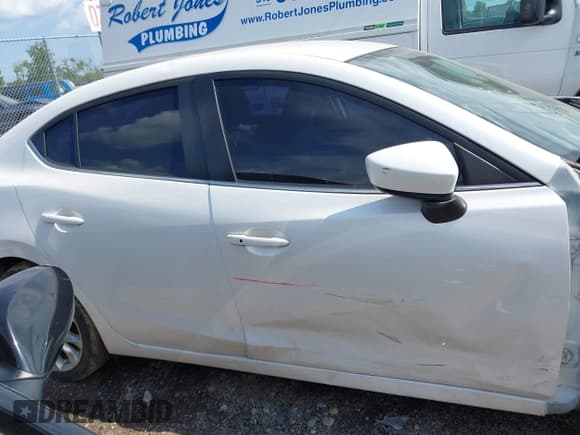 ✅ 2014 Mazda 3 S Touring • VIN: JM1BM1V36E1178325 • Лот: 42860222. Опубликован ранее на IAAI с пробегом 220 945 миль. Бесплатный доступ к архиву аукционных продаж из США и подробный отчёт об истории автомобиля на DreamBid. Изображение 14.