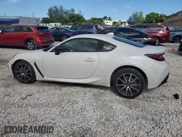 ✅ 2024 Toyota 86 • VIN: JF1ZNBB18R8757842 • Lot: 81617955. Listed on Copart with 19,197 mi. Free auction sales archive from the USA and detailed vehicle history report at DreamBid. Image 2.