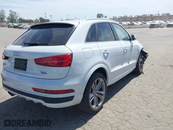✅ 2017 Audi Q3 Prestige • VIN: WA1GCCFSXHR005918 • Lot: 43253002. Listed on IAAI with 114,026 mi. Free auction sales archive from the USA and detailed vehicle history report at DreamBid. Image 4.