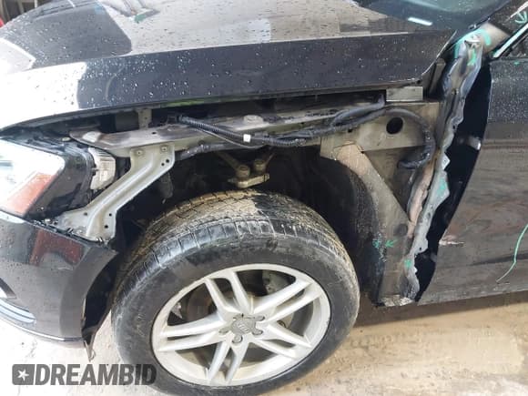 ✅ 2016 Audi Q5 Premium Plus • VIN: WA1L2AFP3GA091300 • Lot: 42503446. Wystawiony na IAAI z przebiegiem 124 092 mil. Bezpłatny archiwum sprzedaży aukcyjnych z USA i szczegółowy raport historii pojazdu na DreamBid. Zdjęcie 6.