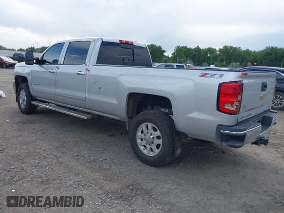 ✅ 2015 Chevrolet Silverado 2500HD LTZ • VIN: 1GC1KWEG0FF172722 • Лот: 42666210. Опубликован ранее на IAAI с пробегом 92 699 миль. Бесплатный доступ к архиву аукционных продаж из США и подробный отчёт об истории автомобиля на DreamBid. Изображение 3.