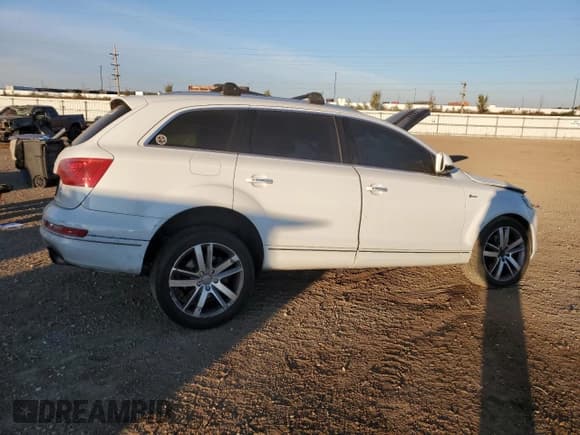 ✅ 2015 Audi Q7 Premium Plus • VIN: WA1LGAFE9FD025976 • Lot: 90424655. Wystawiony na Copart z przebiegiem Nie podano. Bezpłatny archiwum sprzedaży aukcyjnych z USA i szczegółowy raport historii pojazdu na DreamBid. Zdjęcie 3.