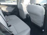 ✅ 2018 Subaru Forester Premium • VIN: JF2SJAGC5JH513759 • Lot: 43098753. Wystawiony na IAAI z przebiegiem 65 405 mil. Bezpłatny archiwum sprzedaży aukcyjnych z USA i szczegółowy raport historii pojazdu na DreamBid. Zdjęcie 8.