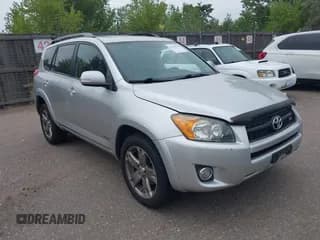 ✅ 2010 Toyota RAV4 Sport • VIN: JTMRK4DV2A5084681 • Лот: 43152114. Опубликован ранее на IAAI с пробегом 149 212 миль. Бесплатный доступ к архиву аукционных продаж из США и подробный отчёт об истории автомобиля на DreamBid. Изображение 1.