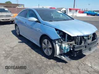 2015 Hyundai Sonata Limited с VIN KMHEC4A45FA128951, выставлен на аукционе IAAI как лот 43076375 с пробегом 104 412 миль миль и . История ставок и продаж доступна на DreamBid. Изображение 1.