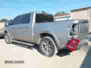 2022 Ram 1500 Laramie z VIN 1C6RREJT9NN173388, wystawiony jako IAAI lot #40480084 z przebiegiem 54 176 mil mil oraz . Historia ofert i sprzedaży dostępna na DreamBid. Obrazek 3.