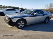 ✅ 2010 Dodge Challenger SE • VIN: 2B3CJ4DVXAH320643 • Lot: 88333635. Wystawiony na Copart z przebiegiem 104 804 mil. Bezpłatny archiwum sprzedaży aukcyjnych z USA i szczegółowy raport historii pojazdu na DreamBid. Zdjęcie 1.