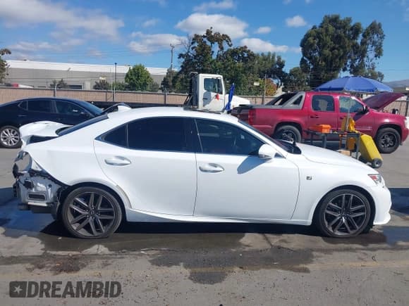 ✅ 2015 Lexus IS 250 • VIN: JTHBF1D25F5069351 • Lot: 43465850. Wystawiony na IAAI z przebiegiem 87 661 mil. Bezpłatny archiwum sprzedaży aukcyjnych z USA i szczegółowy raport historii pojazdu na DreamBid. Zdjęcie 14.
