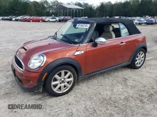 ✅ 2011 MINI Convertible S • VIN: WMWZP3C55BTX83097 • Lot: 85165315. Wystawiony na Copart z przebiegiem 126 349 mil. Bezpłatny archiwum sprzedaży aukcyjnych z USA i szczegółowy raport historii pojazdu na DreamBid. Zdjęcie 1.