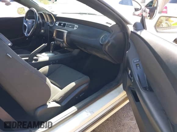 2015 Chevrolet Camaro LT with VIN 2G1FD1E39F9270617, listed as a IAAI auction lot 43451910 with 118,143 mi miles and . Bid and sale history available at DreamBid. Image 5.