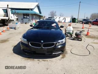 ✅ 2015 BMW Z4 sDrive28i • VIN: WBALL5C55FP557752 • Lot: 47733293. Wystawiony na Copart z przebiegiem 48 882 mil. Bezpłatny archiwum sprzedaży aukcyjnych z USA i szczegółowy raport historii pojazdu na DreamBid. Zdjęcie 5.