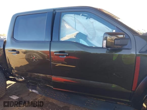 ✅ 2024 Ford F-150 Raptor • VIN: 1FTFW1RJ6RFB90004 • Lot: 41380511. Wystawiony na IAAI z przebiegiem 2 283 mil. Bezpłatny archiwum sprzedaży aukcyjnych z USA i szczegółowy raport historii pojazdu na DreamBid. Zdjęcie 13.