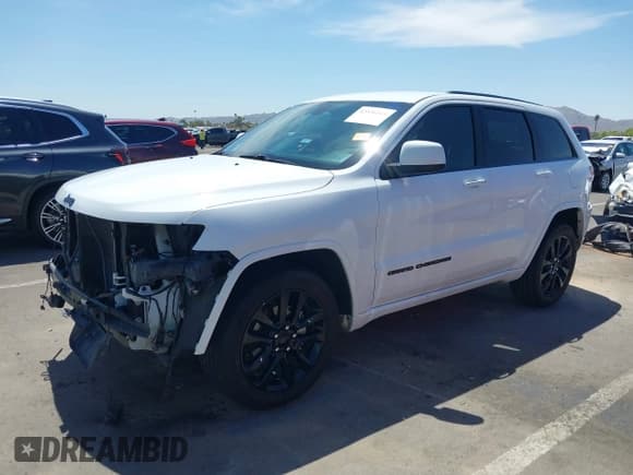 ✅ 2018 Jeep Grand Cherokee Altitude • VIN: 1C4RJEAG8JC380640 • Lot: 42336318. Listed on IAAI with 109,675 mi. Free auction sales archive from the USA and detailed vehicle history report at DreamBid. Image 18.