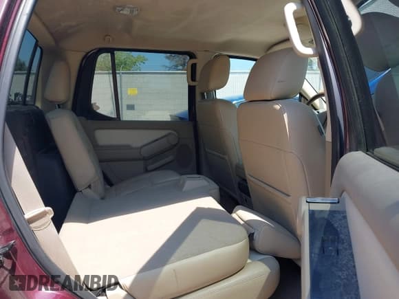 ✅ 2008 Ford Explorer Sport Trac Limited • VIN: 1FMEU53E68UA70391 • Lot: 42990958. Listed on IAAI with 273,658 mi. Free auction sales archive from the USA and detailed vehicle history report at DreamBid. Image 8.