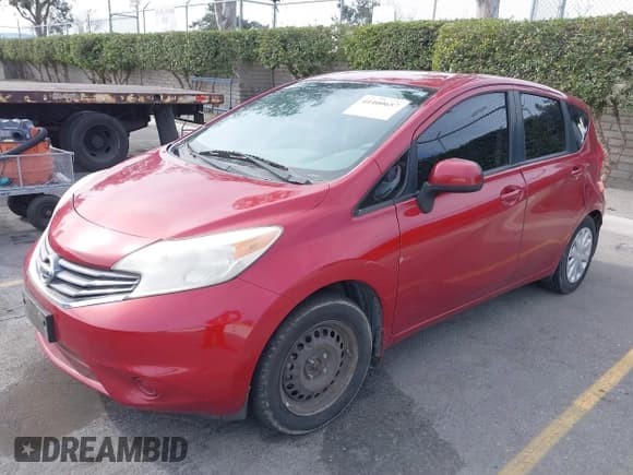 ✅ 2014 Nissan Note S • VIN: 3N1CE2CP5EL385359 • Lot: 41400657. Wystawiony na IAAI z przebiegiem 82 801 mil. Bezpłatny archiwum sprzedaży aukcyjnych z USA i szczegółowy raport historii pojazdu na DreamBid. Zdjęcie 2.