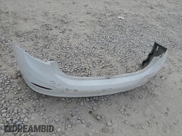 ✅ 2019 Chevrolet Cruze LS • VIN: 1G1BC5SMXK7102289 • Lot: 86277365. Listed on Copart with 145,500 mi. Free auction sales archive from the USA and detailed vehicle history report at DreamBid. Image 12.