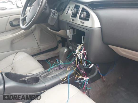 ✅ 2006 Chevrolet Monte Carlo LTZ • VIN: 2G1WN161969410045 • Лот: 42610237. Опубликован ранее на IAAI с пробегом 175 236 миль. Бесплатный доступ к архиву аукционных продаж из США и подробный отчёт об истории автомобиля на DreamBid. Изображение 14.