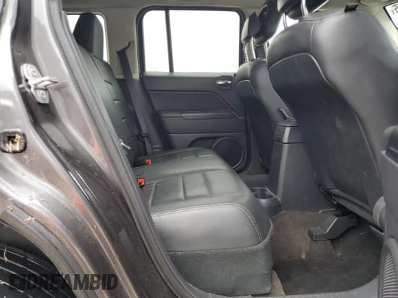 ✅ 2015 Jeep Patriot Latitude • VIN: 1C4NJPFA0FD306175 • Lot: 69238295. Wystawiony na Copart z przebiegiem 175 924 mil. Bezpłatny archiwum sprzedaży aukcyjnych z USA i szczegółowy raport historii pojazdu na DreamBid. Zdjęcie 11.