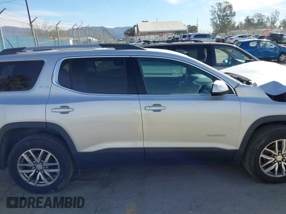 ✅ 2019 GMC Acadia SLE • VIN: 1GKKNSLS1KZ140788 • Lot: 41636885. Listed on IAAI with 175,988 mi. Free auction sales archive from the USA and detailed vehicle history report at DreamBid. Image 14.