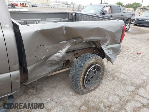 ✅ 2007 Chevrolet Silverado 2500HD LT1 • VIN: 1GCHK23D77F130386 • Lot: 42109924. Wystawiony na IAAI z przebiegiem 137 741 mil. Bezpłatny archiwum sprzedaży aukcyjnych z USA i szczegółowy raport historii pojazdu na DreamBid. Zdjęcie 6.