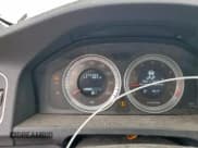 ✅ 2013 Volvo S60 T5 Premier • VIN: YV1612FS4D2178087 • Lot: 93377965. Wystawiony na Copart z przebiegiem 175 439 mil. Bezpłatny archiwum sprzedaży aukcyjnych z USA i szczegółowy raport historii pojazdu na DreamBid. Zdjęcie 9.