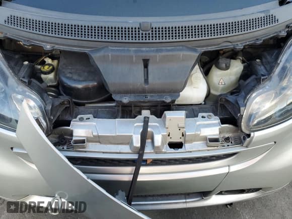 ✅ 2009 Smart fortwo Pure • VIN: WMEEJ31X49K251526 • Lot: 61791605. Wystawiony na Copart z przebiegiem 133 650 mil. Bezpłatny archiwum sprzedaży aukcyjnych z USA i szczegółowy raport historii pojazdu na DreamBid. Zdjęcie 11.