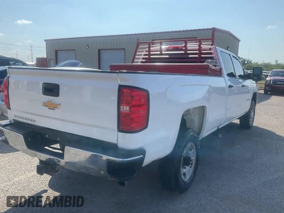 ✅ 2019 Chevrolet Silverado 2500HD Work Truck • VIN: 1GC1CREG4KF222935 • Лот: 43855560. Опубликован ранее на IAAI с пробегом 220 407 миль. Бесплатный доступ к архиву аукционных продаж из США и подробный отчёт об истории автомобиля на DreamBid. Изображение 4.