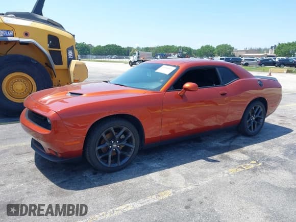 ✅ 2021 Dodge Challenger SXT • VIN: 2C3CDZAGXMH604789 • Lot: 39184065. Wystawiony na IAAI z przebiegiem 32 196 mil. Bezpłatny archiwum sprzedaży aukcyjnych z USA i szczegółowy raport historii pojazdu na DreamBid. Zdjęcie 2.