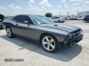 ✅ 2013 Dodge Challenger SXT • VIN: 2C3CDYAG9DH653184 • Lot: 67946215. Wystawiony na Copart z przebiegiem 68 173 mil. Bezpłatny archiwum sprzedaży aukcyjnych z USA i szczegółowy raport historii pojazdu na DreamBid. Zdjęcie 4.