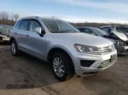 ✅ 2017 Volkswagen Touareg Sport • VIN: WVGEF7BP1HD006980 • Lot: 37464813. Wystawiony na Copart z przebiegiem Nie podano. Bezpłatny archiwum sprzedaży aukcyjnych z USA i szczegółowy raport historii pojazdu na DreamBid. Zdjęcie 4.