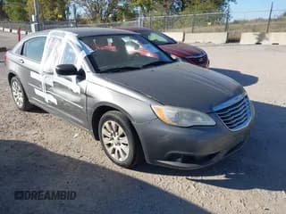 ✅ 2012 Chrysler 200 LX • VIN: 1C3CCBABXCN215400 • Лот: 43507017. Опубликован ранее на IAAI с пробегом 250 290 миль. Бесплатный доступ к архиву аукционных продаж из США и подробный отчёт об истории автомобиля на DreamBid. Изображение 1.
