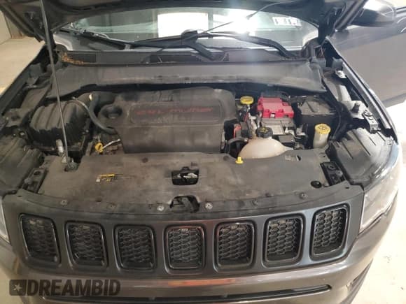 ✅ 2019 Jeep Compass Latitude • VIN: 3C4NJDBB5KT724071 • Lot: 58203735. Wystawiony na Copart z przebiegiem 57 873 mil. Bezpłatny archiwum sprzedaży aukcyjnych z USA i szczegółowy raport historii pojazdu na DreamBid. Zdjęcie 12.