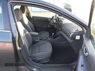 ✅ 2020 Hyundai Ioniq SE • VIN: KMHC75LC6LU235541 • Lot: 40929520. Wystawiony na IAAI z przebiegiem 96 679 mil. Bezpłatny archiwum sprzedaży aukcyjnych z USA i szczegółowy raport historii pojazdu na DreamBid. Zdjęcie 5.