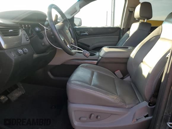 ✅ 2019 Chevrolet Suburban LT • VIN: 1GNSKHKC0KR260803 • Lot: 79082974. Wystawiony na Copart z przebiegiem 130 848 mil. Bezpłatny archiwum sprzedaży aukcyjnych z USA i szczegółowy raport historii pojazdu na DreamBid. Zdjęcie 7.