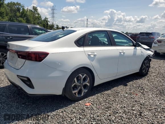 ✅ 2020 Kia Forte FE • VIN: 3KPF24ADXLE190494 • Lot: 61569445. Wystawiony na Copart z przebiegiem 123 159 mil. Bezpłatny archiwum sprzedaży aukcyjnych z USA i szczegółowy raport historii pojazdu na DreamBid. Zdjęcie 3.
