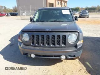 ✅ 2016 Jeep Patriot Sport SE • VIN: 1C4NJPBA8GD600169 • Lot: 43695138. Wystawiony na IAAI z przebiegiem 182 927 mil. Bezpłatny archiwum sprzedaży aukcyjnych z USA i szczegółowy raport historii pojazdu na DreamBid. Zdjęcie 6.