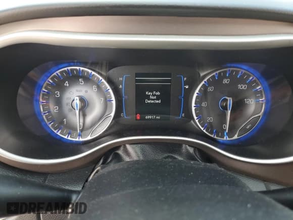 ✅ 2023 Chrysler Voyager LX • VIN: 2C4RC1CG1PR515991 • Лот: 80330515. Опубликован ранее на Copart с пробегом 69 917 миль. Бесплатный доступ к архиву аукционных продаж из США и подробный отчёт об истории автомобиля на DreamBid. Изображение 9.