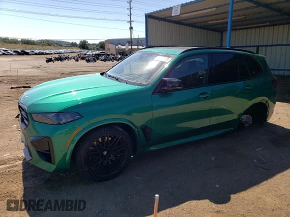 ✅ 2024 BMW X5 M Competition • VIN: 5YM13ET08R9V48803 • Лот: 62484574. Опубликован ранее на Copart с пробегом 6 095 миль. Бесплатный доступ к архиву аукционных продаж из США и подробный отчёт об истории автомобиля на DreamBid. Изображение 1.