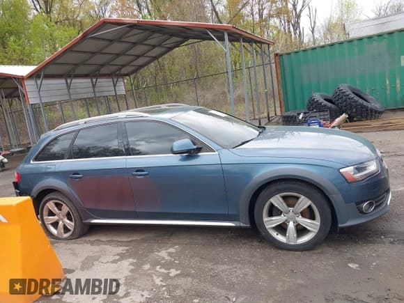 ✅ 2015 Audi allroad A4 Premium Plus • VIN: WA1UFAFL1FA052631 • Лот: 42027600. Опубликован ранее на IAAI с пробегом 101 901 миль. Бесплатный доступ к архиву аукционных продаж из США и подробный отчёт об истории автомобиля на DreamBid. Изображение 13.