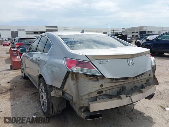 ✅ 2010 Acura TL Technology • VIN: 19UUA8F5XAA016932 • Lot: 43045268. Listed on IAAI with 178,327 mi. Free auction sales archive from the USA and detailed vehicle history report at DreamBid. Image 3.