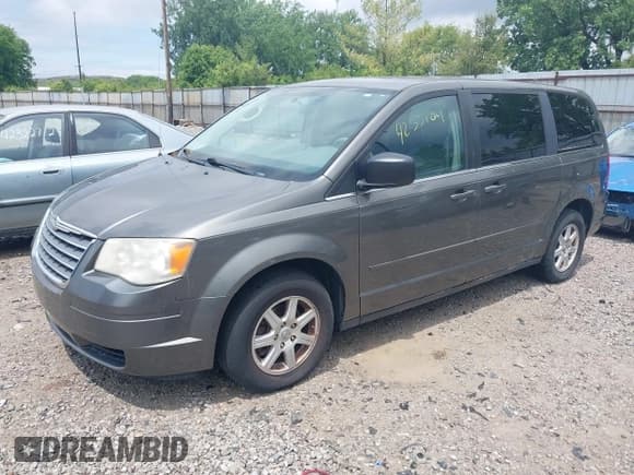 ✅ 2010 Chrysler Town & Country LX • VIN: 2A4RR2D14AR329894 • Lot: 42331041. Wystawiony na IAAI z przebiegiem 186 199 mil. Bezpłatny archiwum sprzedaży aukcyjnych z USA i szczegółowy raport historii pojazdu na DreamBid. Zdjęcie 2.