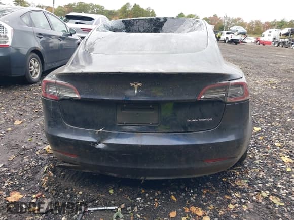 ✅ 2020 Tesla Model 3 Long Range • VIN: 5YJ3E1EB5LF791470 • Lot: 43437339. Wystawiony na IAAI z przebiegiem 76 808 mil. Bezpłatny archiwum sprzedaży aukcyjnych z USA i szczegółowy raport historii pojazdu na DreamBid. Zdjęcie 15.