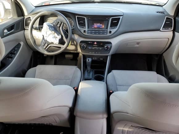 2017 Hyundai Tucson SE with VIN KM8J23A42HU413703, listed as a Copart auction lot 81695295 with 43,467 mi miles and Salvage title. Bid and sale history available at DreamBid. Image 8.