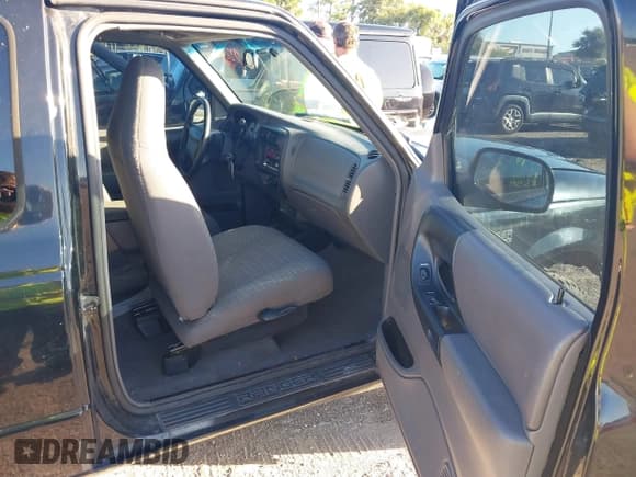 ✅ 2000 Ford Ranger XL • VIN: 1FTYR14V1YTB16662 • Лот: 43405177. Опубликован ранее на IAAI с пробегом 180 450 миль. Бесплатный доступ к архиву аукционных продаж из США и подробный отчёт об истории автомобиля на DreamBid. Изображение 5.