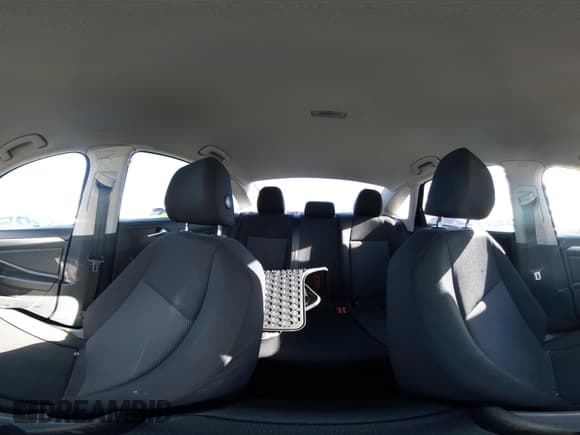 ✅ 2019 Volkswagen Jetta S • VIN: 3VWN57BU9KM111546 • Lot: 43618126. Wystawiony na IAAI z przebiegiem 147 049 mil. Bezpłatny archiwum sprzedaży aukcyjnych z USA i szczegółowy raport historii pojazdu na DreamBid. Zdjęcie 18.