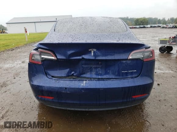 ✅ 2018 Tesla Model 3 Long Range Battery • VIN: 5YJ3E1EB2JF105401 • Lot: 83785725. Wystawiony na Copart z przebiegiem 93 976 mil. Bezpłatny archiwum sprzedaży aukcyjnych z USA i szczegółowy raport historii pojazdu na DreamBid. Zdjęcie 6.