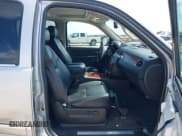 ✅ 2014 Chevrolet Suburban LTZ • VIN: 1GNSCKE06ER107262 • Lot: 43301081. Wystawiony na IAAI z przebiegiem 122 888 mil. Bezpłatny archiwum sprzedaży aukcyjnych z USA i szczegółowy raport historii pojazdu na DreamBid. Zdjęcie 5.