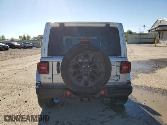 ✅ 2023 Jeep Wrangler Sahara • VIN: 1C4JJXP69PW514683 • Lot: 84743775. Wystawiony na Copart z przebiegiem 72 487 mil. Bezpłatny archiwum sprzedaży aukcyjnych z USA i szczegółowy raport historii pojazdu na DreamBid. Zdjęcie 6.